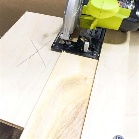 DIY Circular Saw Jig for Perfectly Straight Cuts - The Handyman's Daughter