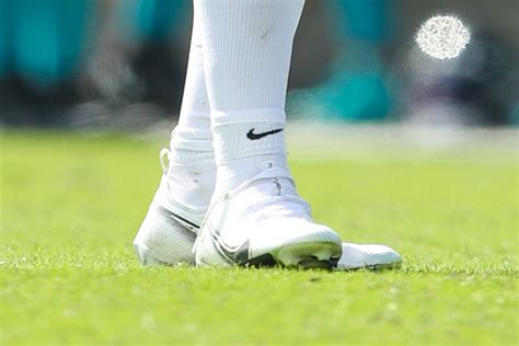 What Pros Wear: AJ Brown's Nike Vapor Edge 360 Pro Cleats - What Pros Wear