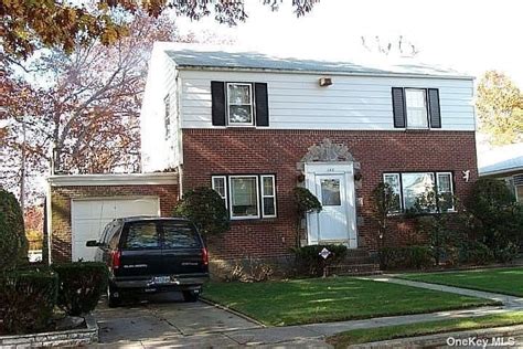 Elmont, NY Real Estate - Elmont Homes for Sale | realtor.com®