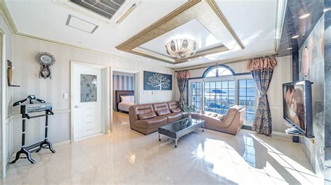 Namhae Alhambra Pension - Luxurihan husic family - Home Rental in ...