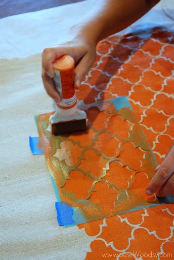 {Tutorial} Double-Sided Fall/Halloween Painted Pillow Covers - Sew Woodsy