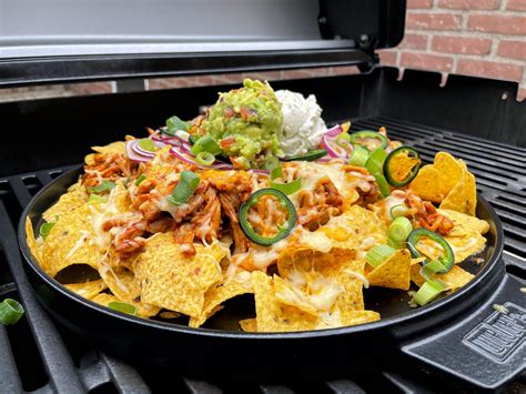 Nachos van de Barbecue (videorecept) - een recept van SterkInDeKeuken