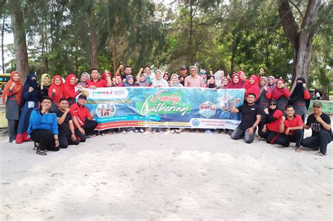 Family Gathering Pantai - Homecare24