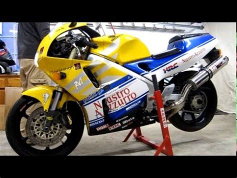 RVF400 - Exhaust comparison - YouTube