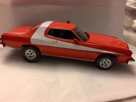 Starsky & Hutch Ford Torino -- Plastic Model Car Kit -- 1/25 Scale -- #854023 pictures by ...