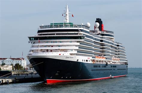 Queen Victoria - description, photos, position, cruise deals