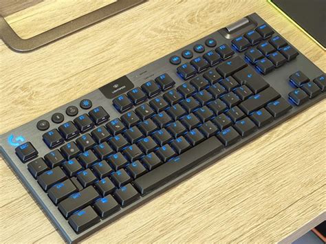 Logitech G915 TKL Review - Gadgets Middle East