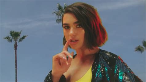 Dua Lipa from music video One Kiss | Lipa, Kiss outfits, Short hair styles