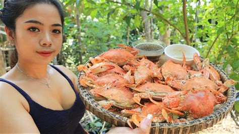 How to Cook Coconut Crab to Perfection