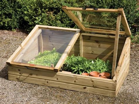 What is a Cold Frame Greenhouse - Use Cold Frames in your Garden ...