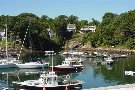 Beautiful Maine coastal homes with boats parked in front yard | Coastal homes, Front yard, Vacation