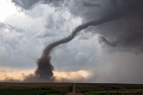 Why Hurricanes Bring Tornadoes After They Make Landfall - The New York Times