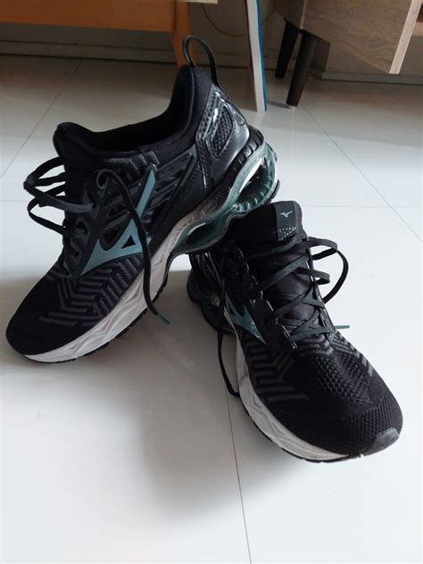 Mizuno Sports shoe, Men's Fashion, Footwear, Sneakers on Carousell