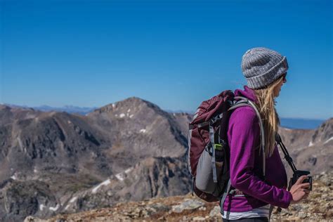 Essential Hiking Gear For a Day in the Mountains | EXSPLORE