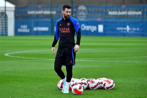 Lionel Messi back at the training centre | Paris Saint-Germain