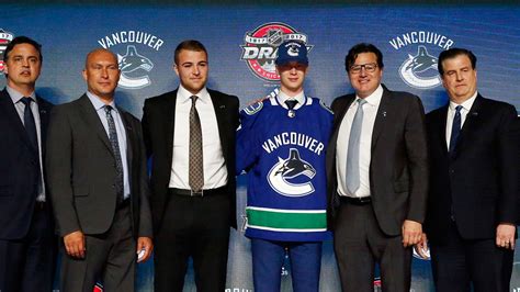 Elias Pettersson expected to sign with Canucks after world championship