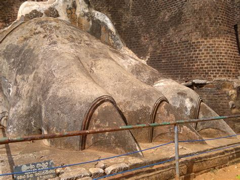 Sigiriya Rock Fort Historical Facts and Pictures | The History Hub