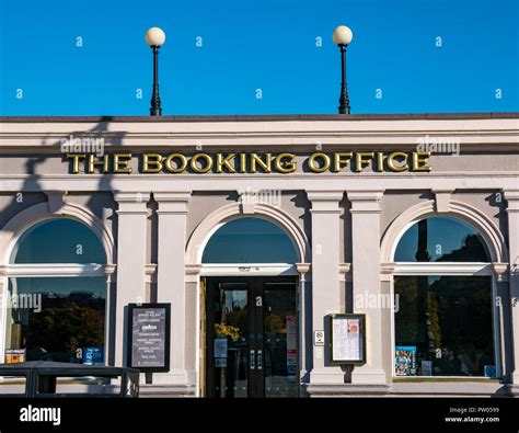 Wetherspoons edinburgh hi-res stock photography and images - Alamy