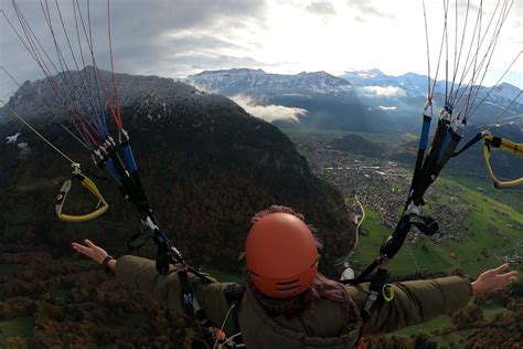 Paragliding in Interlaken Review: The Best Tour Option