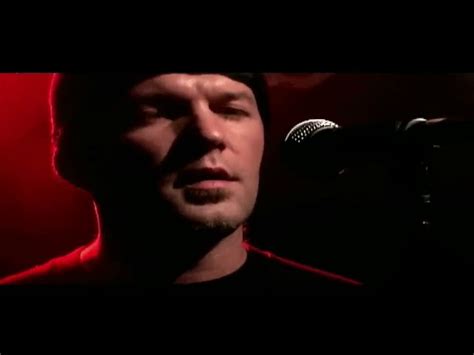 Limp Bizkit - Behind Blue Eyes Lyrics And Videos