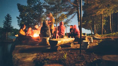 Things To Do While Camping With Friends | AceVolt Campower – acevolt.com