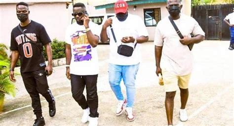 Sarkodie Lands In Nigeria With ‘No Pressure’ Album