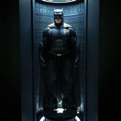 Michael Keaton in the new Batsuit : batman