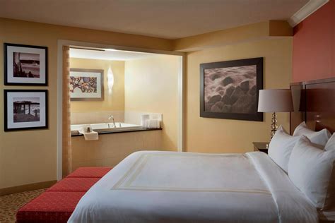 Halifax Casino Hotel - Nova Scotia | Halifax Marriott Harbourfront Hotel