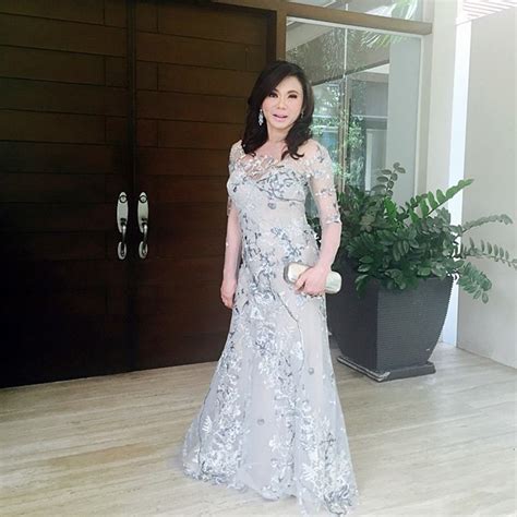 Vicki Belo Exposes Wedding Gown Made By Monique Lhuillier