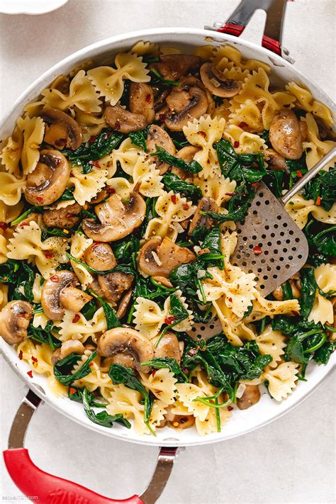 Parmesan Spinach Mushroom Pasta Skillet Recipe – Best Pasta Recipe — Eatwell101