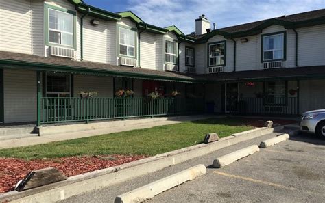 Econo Lodge C$ 108 (C̶$̶ ̶1̶2̶8̶). Okotoks Hotel Deals & Reviews - KAYAK