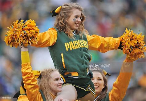 Minnesota Vikings V Green Bay Packers Photos and Premium High Res ...