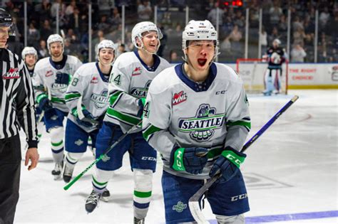 Kent-based Thunderbirds riding 10-game WHL winning streak | Kent Reporter