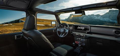 Jeep Wrangler Rubicon Interior 2024 - Vivia Sharai