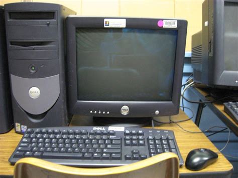 DELL CRT MONITOR - Priezor.com