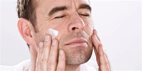 Why You Should Use a Face Moisturizer for Men Daily