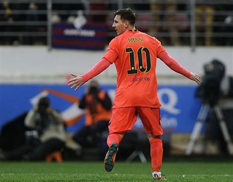 Video: Lionel Messi's magical run against Eibar