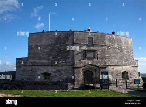 calshot castle ( 1540 ) calshot spit hampshire england Stock Photo - Alamy