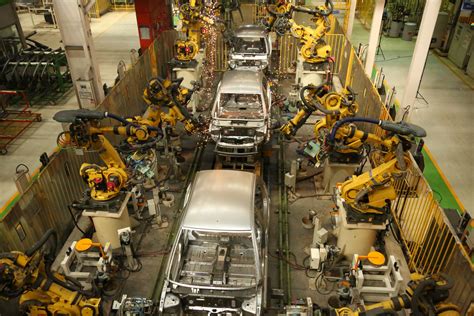 Tata Motors To Expand Operations At Sanand Plant - CarSaar