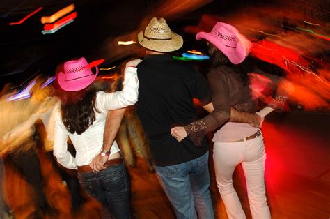 Learn the Basics of Country Western Dancing | Western dance, Country dance, Country western