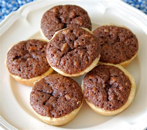 Southern Lady's Recipes: Mini Chocolate Hazelnut Tarts