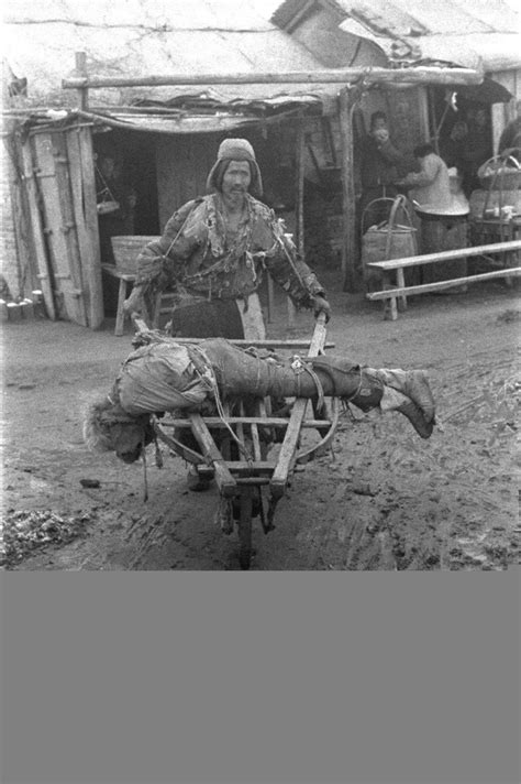 30 dramatic images of the 1942 Henan famine - China Underground