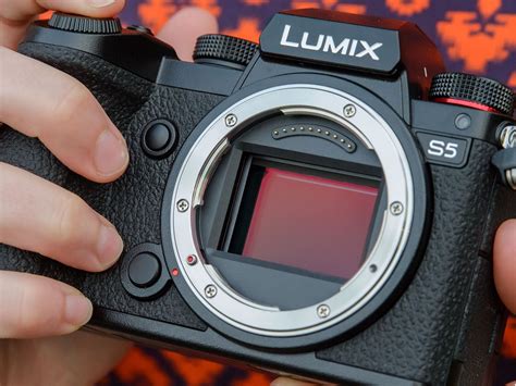 Panasonic Lumix S5 Hands-on Review - GearOpen.com