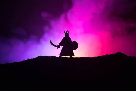 Warrior woman silhouette Stock Photos & Royalty-Free Images | Depositphotos