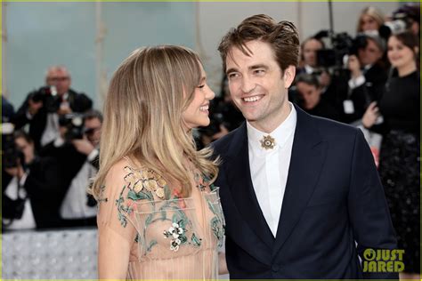 Robert Pattinson & Suki Waterhouse Walk Rare Red Carpet Together at Met ...