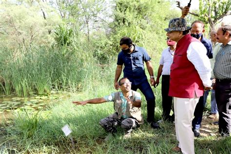 LG visits Yamuna Biodiversity Park with Delhi University students