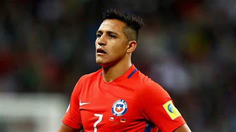 'Spectacular' Sanchez would improve Bayern, says Chile team-mate Vidal | FourFourTwo