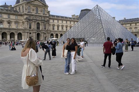 French tourism better than pre-COVID, despite climate woes | AP News