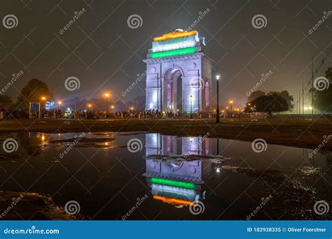 India Gate in Delhi at Night Editorial Image - Image of night ...