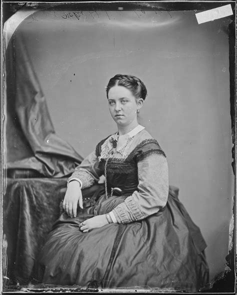 Women of the Civil War - 57 Glamorous Portrait Photos of American Young Ladies around 1863 ...